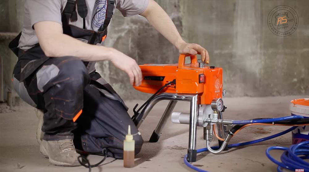 Оставляйте оборудование и материал за пределами помещения, где вы работаете