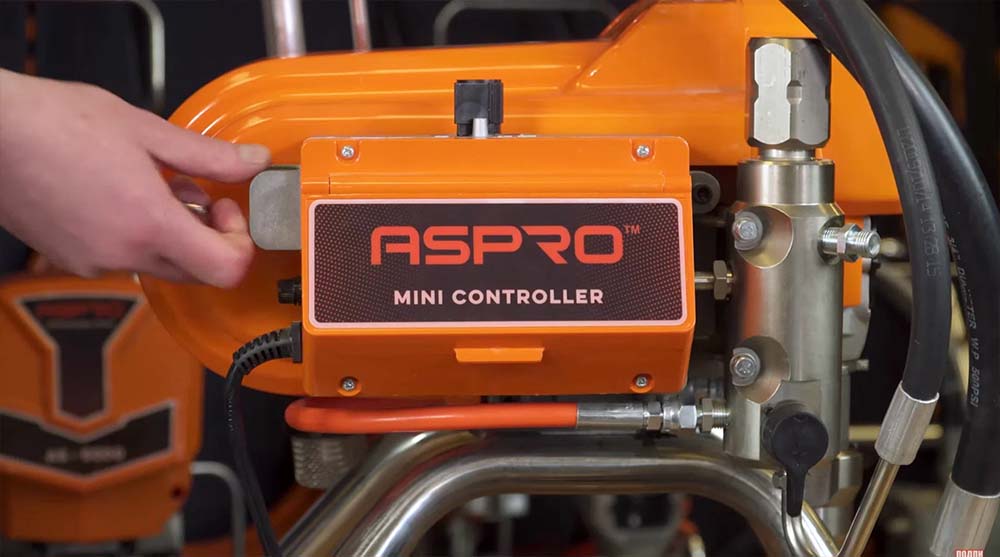 Используйте стабилизатор с запасом по мощности минимум в два раза