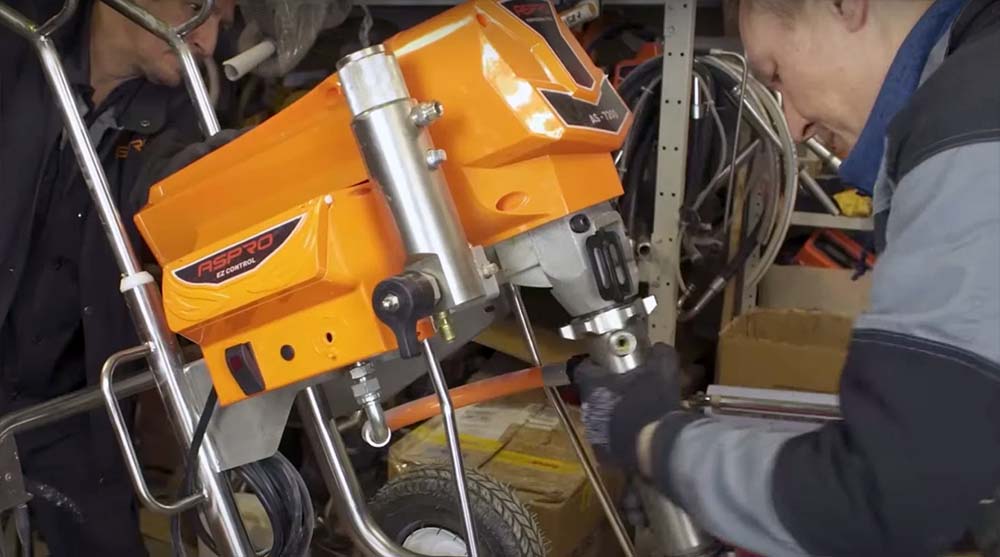 При возникновении неисправностей сразу обращайтесь к квалифицированным специалистам